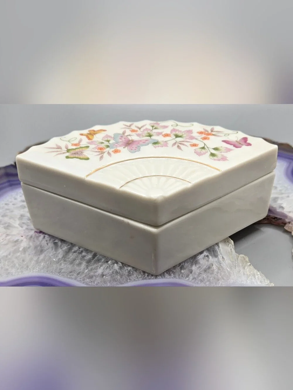 Avon Trinket Box Fan Shaped White Porcelain w/ Floral Butterfly Motif 4½